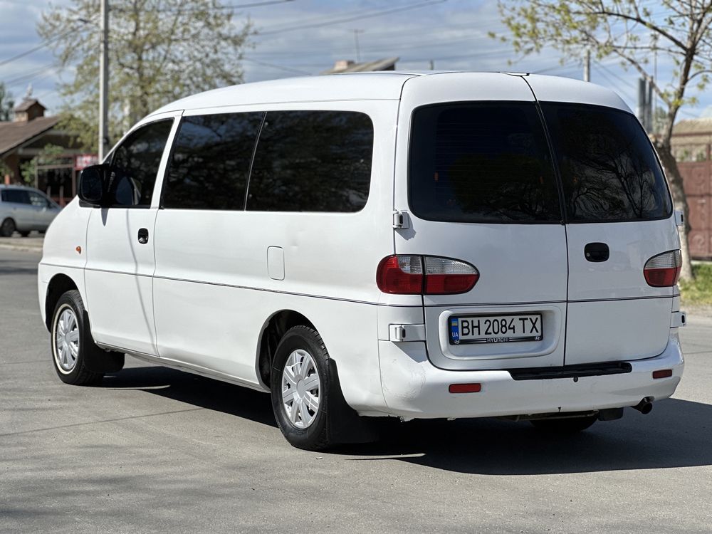 Hyundai H-1 Автомобиль