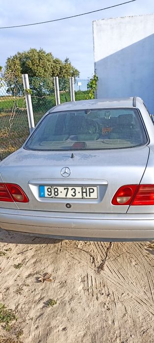 Mercedes E220D w210