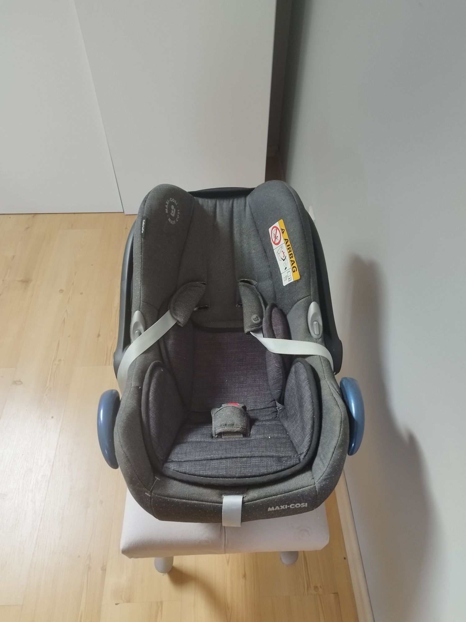 Fotelik Maxi Cosi Cabrio fix ! 0-13 kg.