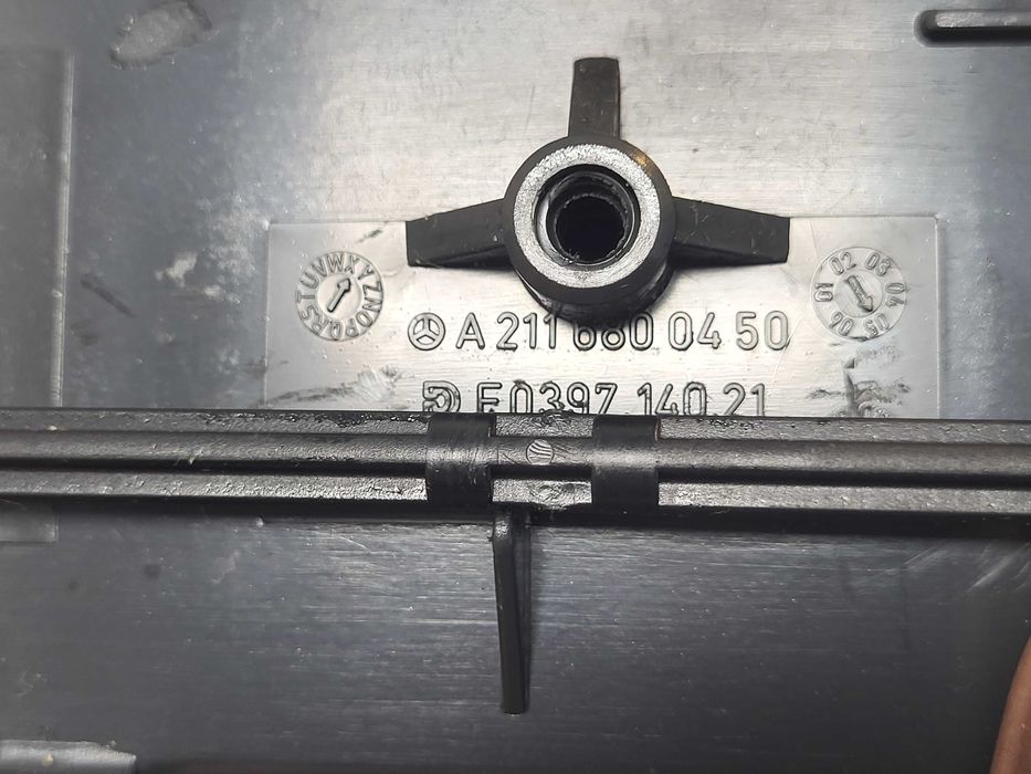 Cinzeiro da consola traseira, Mercedes-Benz Classe E W211