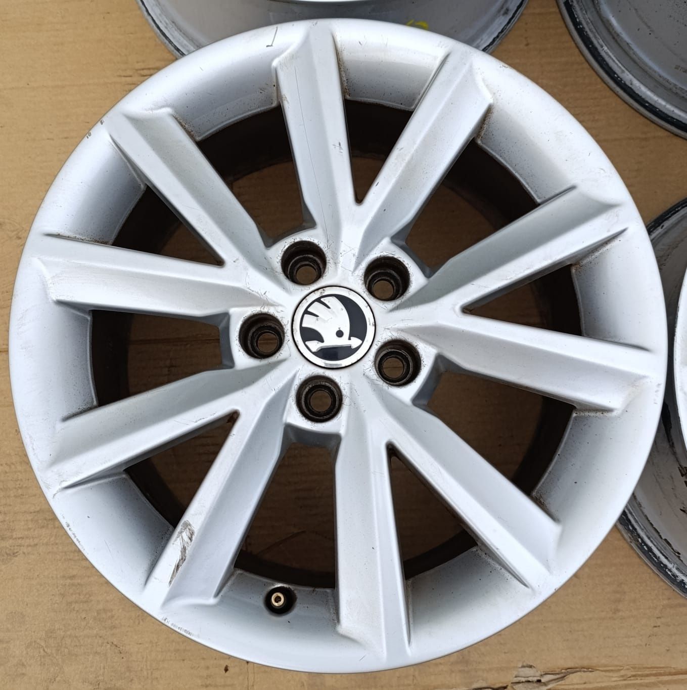 Felgi 16 5x100 Skoda Fabia Rapid Seat Ibiza Vw Polo Audi A1 oryginalne