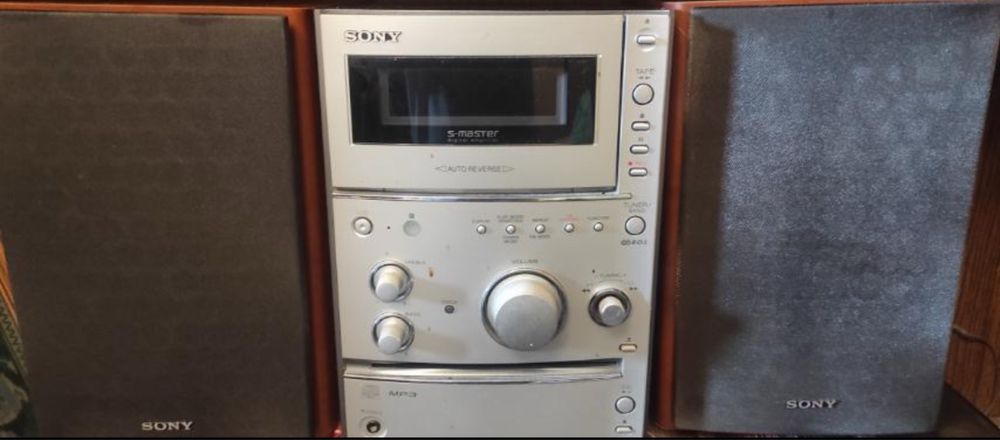 Музичний центр SONY з колонками (CD/MP3, касети, FM)