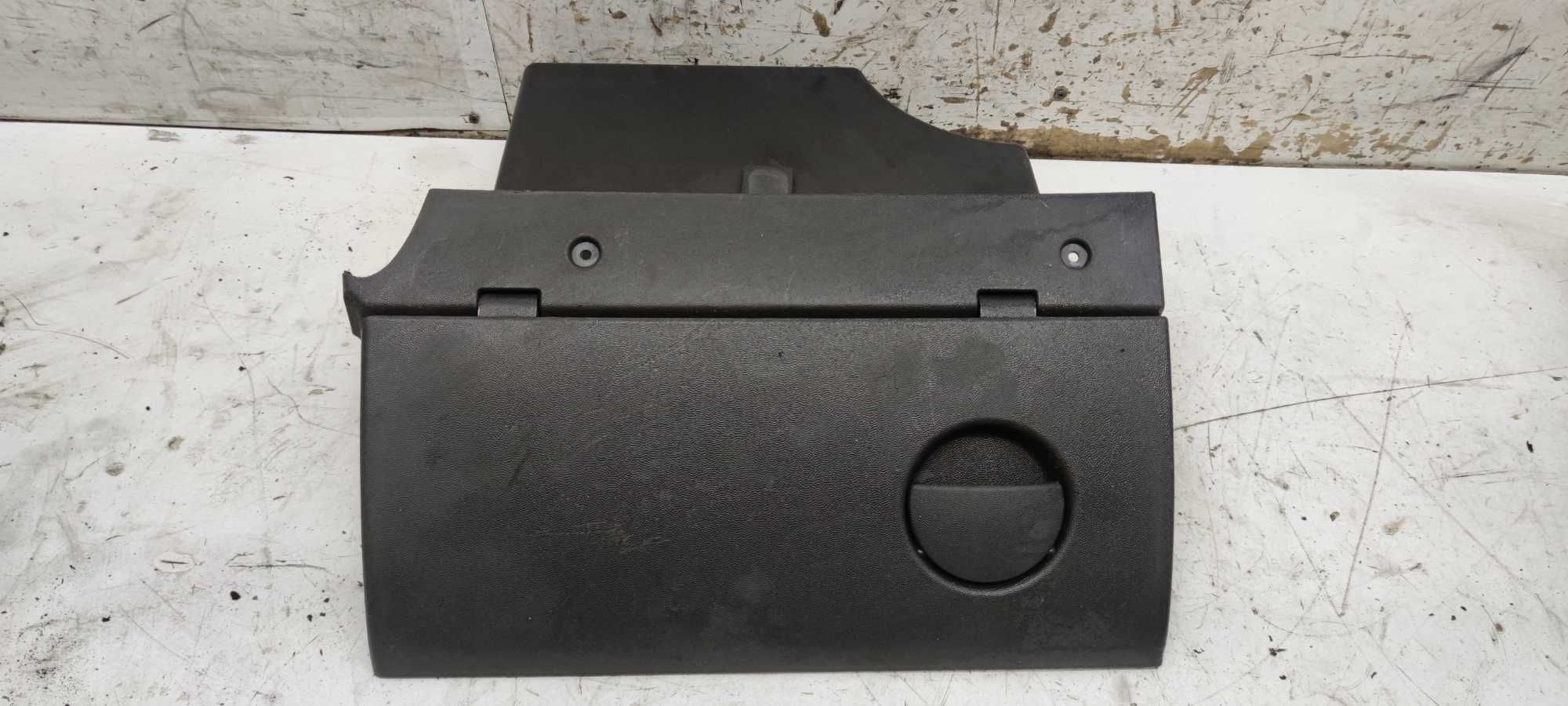 Opel Corsa C Schowek Pasażera