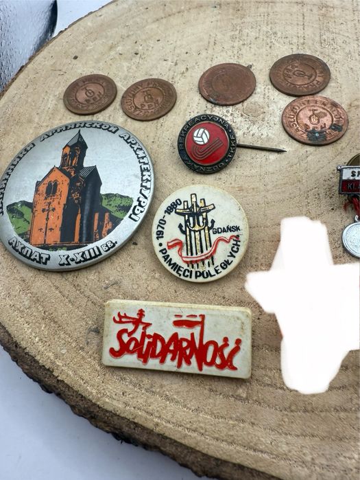 Przypinki kolekcjonerskie PRL