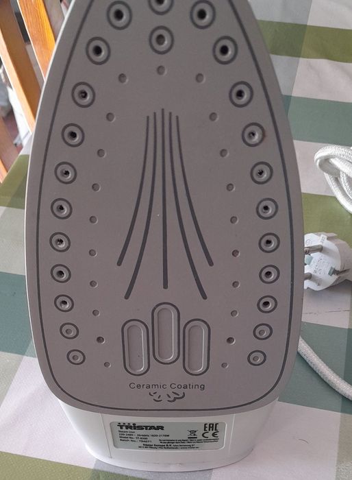 Ferro de passar Tristar 2000w