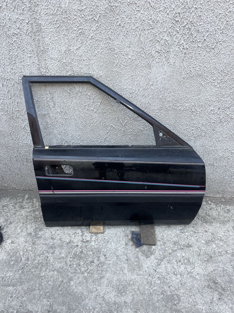 Передні задні дверки Mazda 323 BG