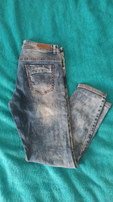 Spodnie jeansowe Reserved Denim, z rozdarciami