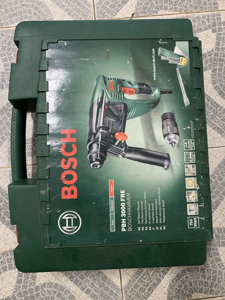 Maquina Furar/martelo Bosch PBH 3000 FRE + oferta ventilador termico