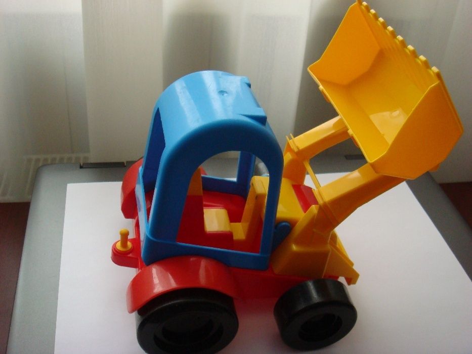 Детский трактор экскаватор мини.