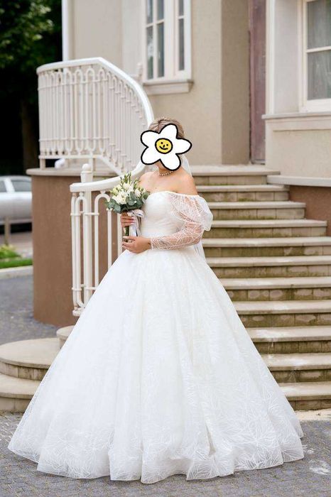 Продам весільну сукню.