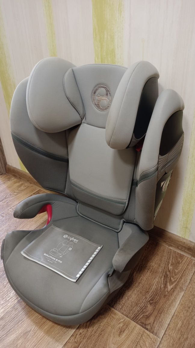Продам дитяче автокрісло Cybex Solution S-Fix