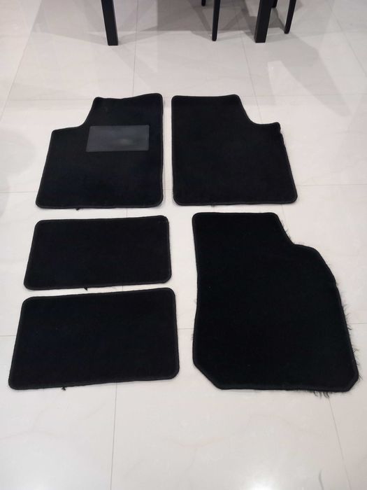 Conjunto Tapetes Automóvel