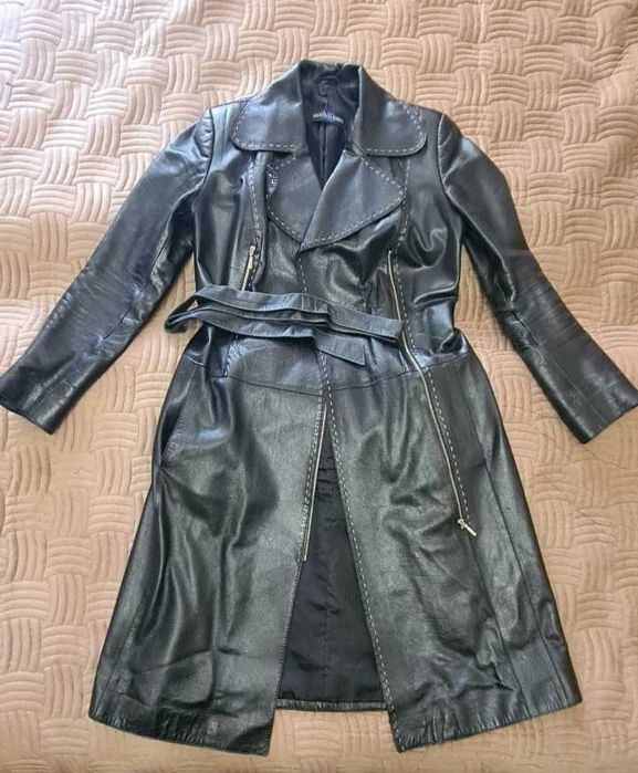 Шкіряний тренч чорного кольору з поясом, розмір M