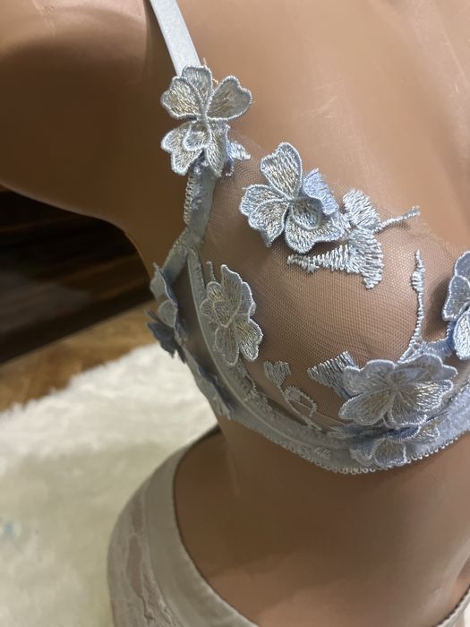 Сексуальний, неординарний бюстик