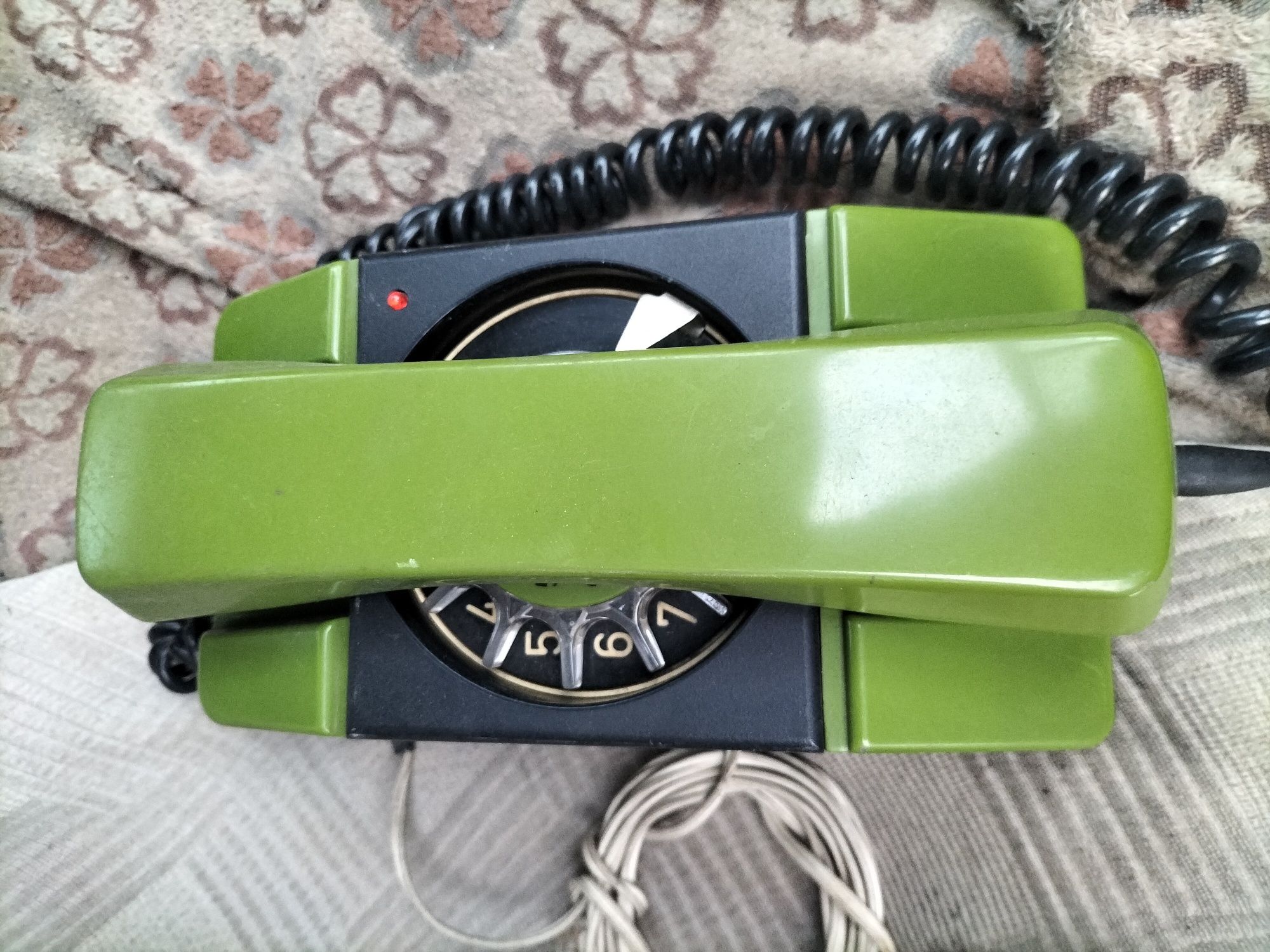 Telefon stacjonarny tarczowy zielony z świata prl-u