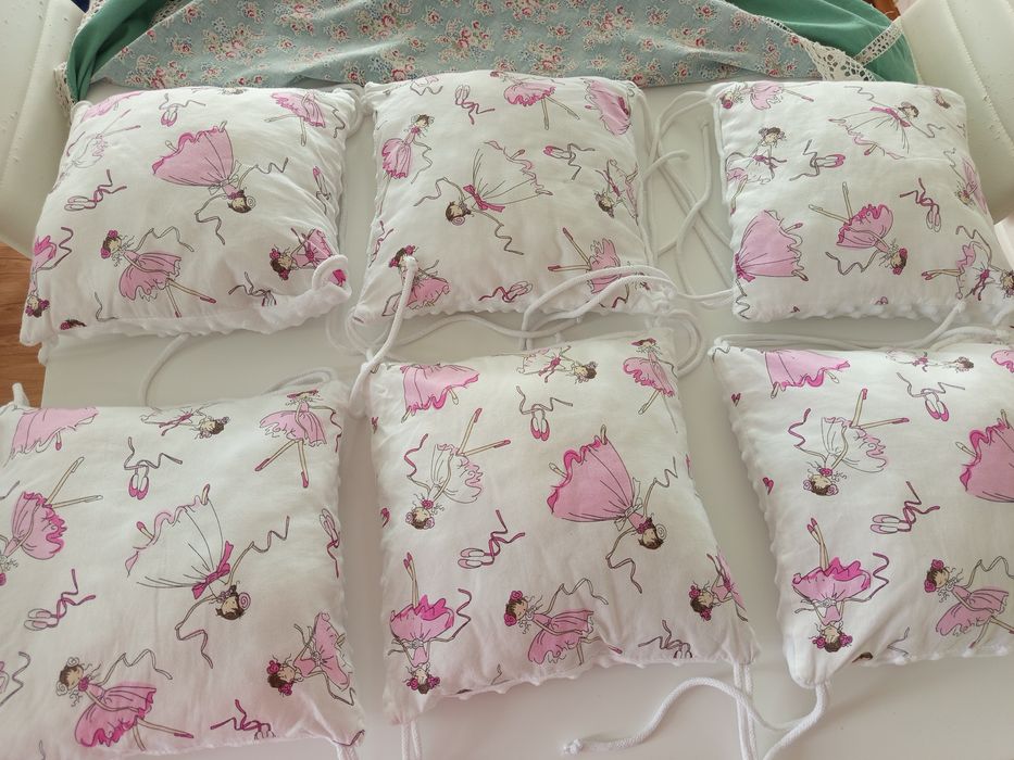 Poduszki ochraniacze do łóżeczka