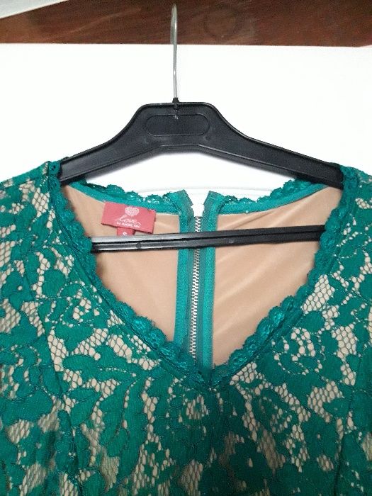 Платье гипюровое, изумрудного зеленого цвета р.S Андре Тан