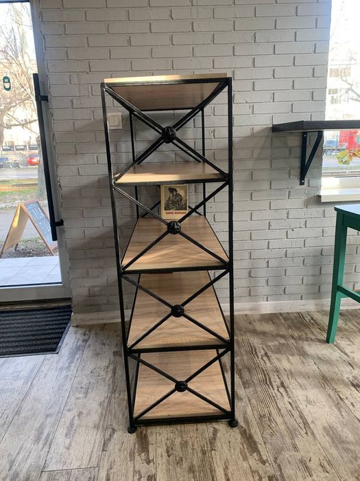 В продаже кованый стеллаж