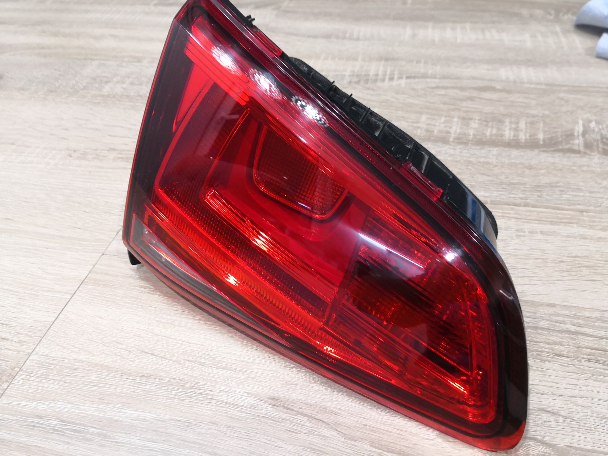 VW GOLF VII 7 Hatchback Lampa Lewa Tylna Klapy Bagażnika Lewy Tył Oryg