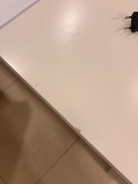 2 Secretárias.