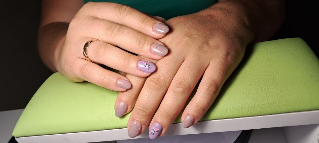 Маникюр 400грн. Педикюр 450грн. 12-й квартал