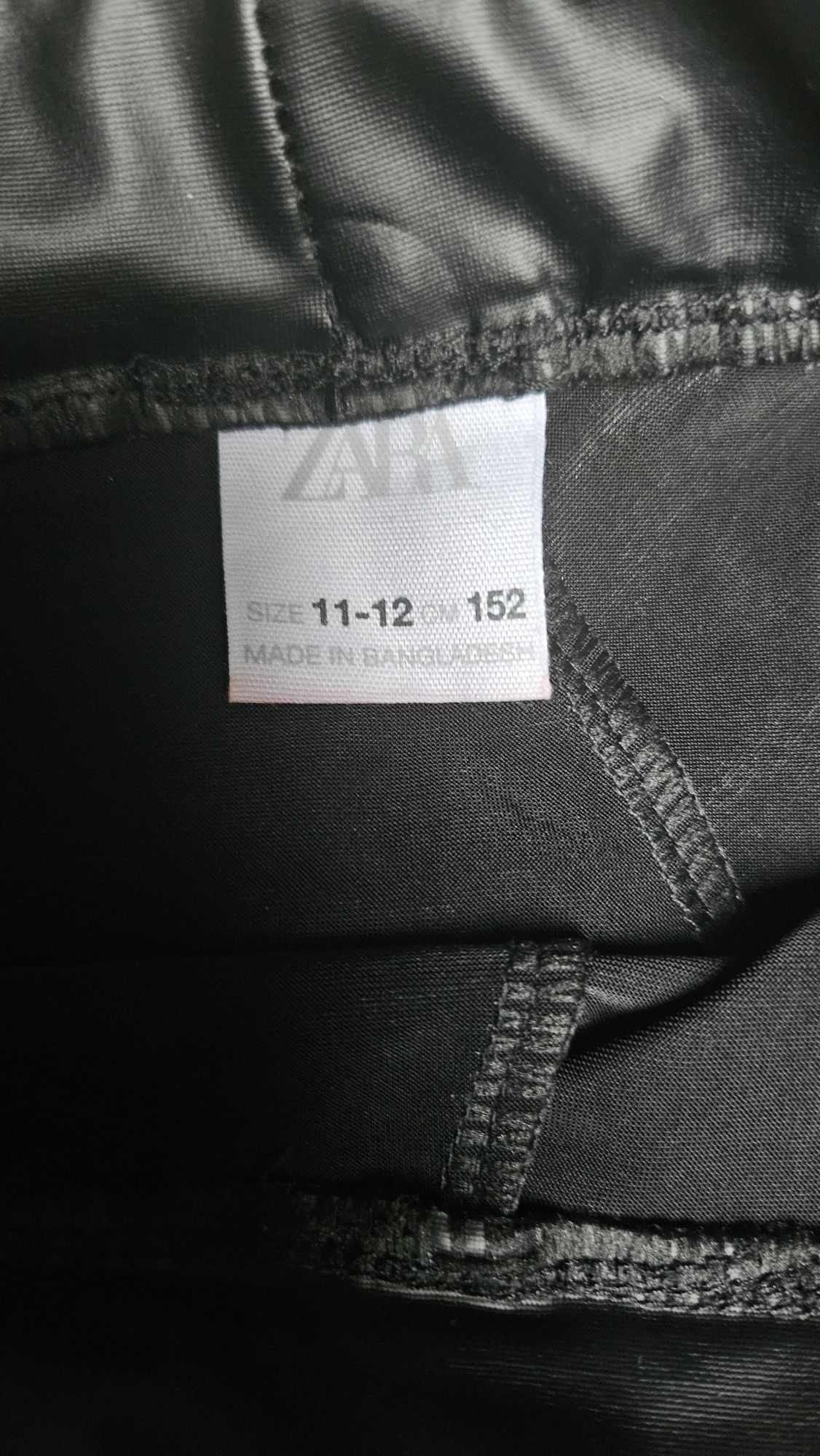 Jegginsy imitujące skórę / woskowane Zara rozm. 146