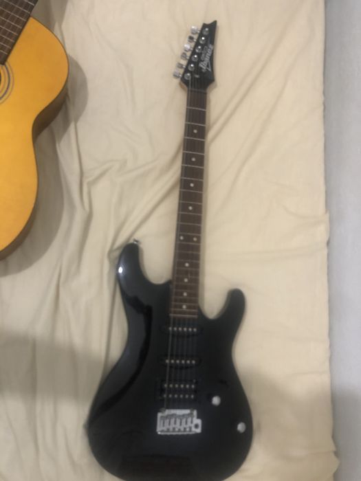Guitarra Ibanez gio+ amplificado orange crush mini