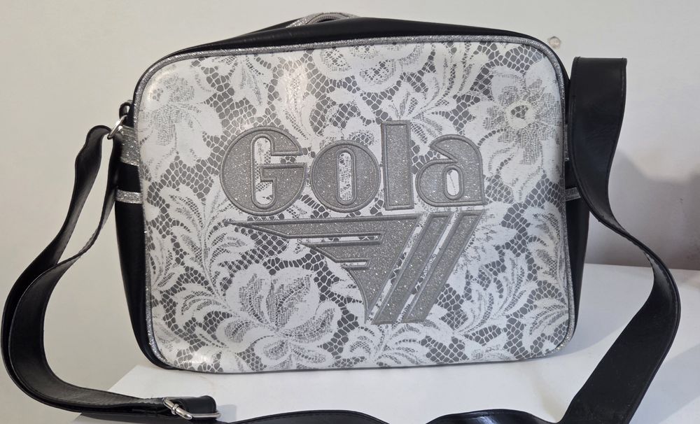 Torba Gola mieści format A4