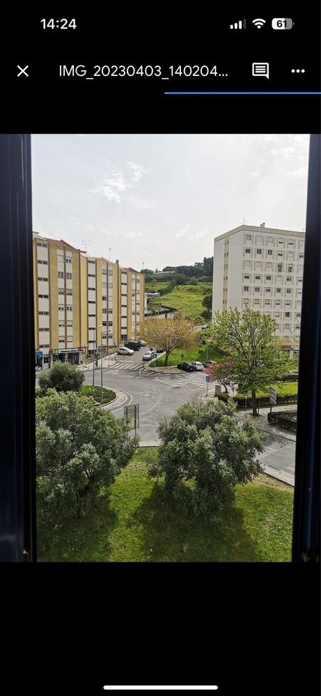 Quarto preferêncialmente a mulheres Loures centro
