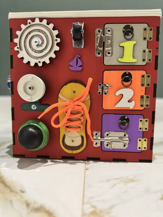 Бізікуб бізідошка бізіборд бізікубик розвиваючі іграшки