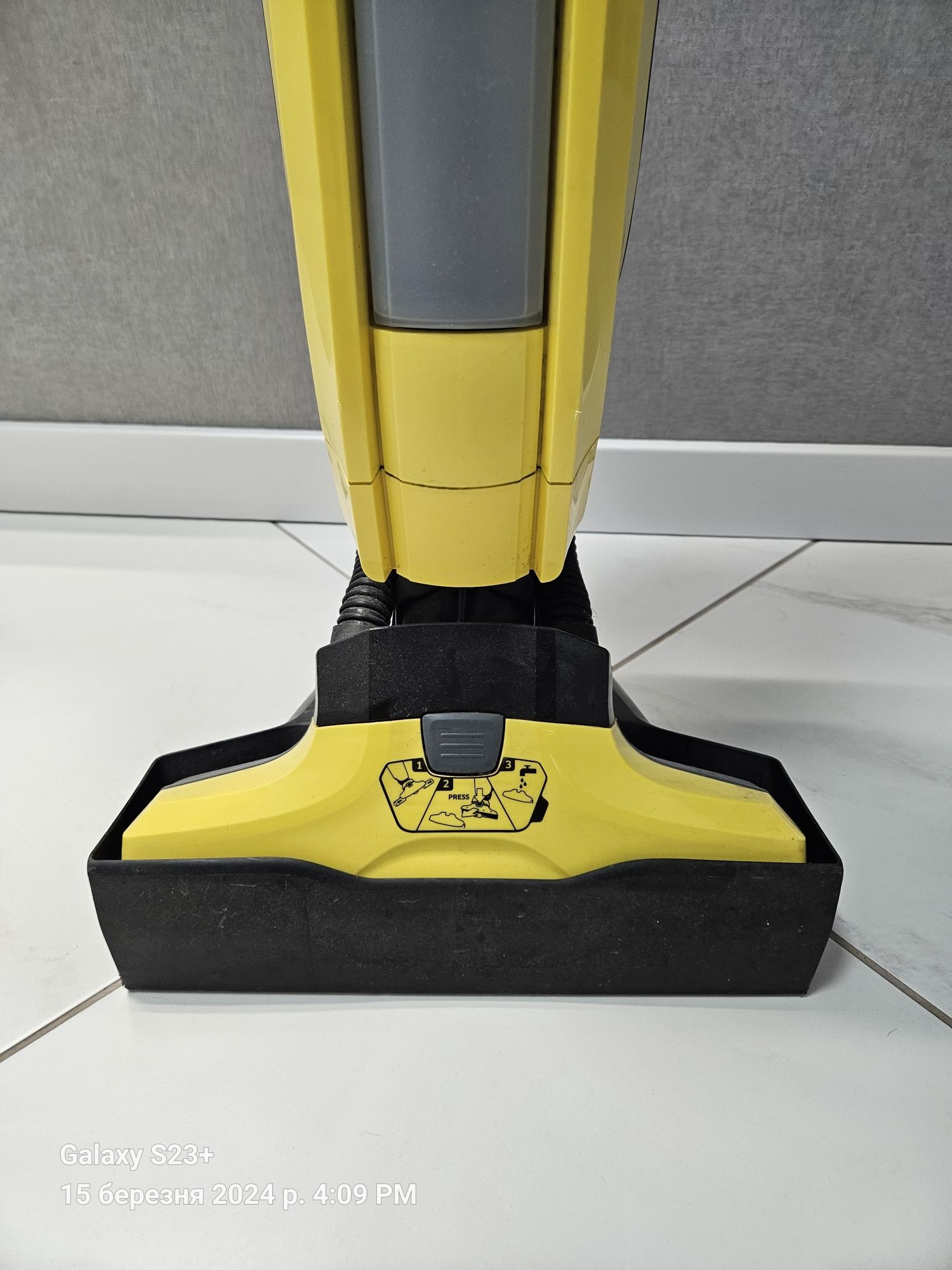 Підлогомийна машина Karcher FC5