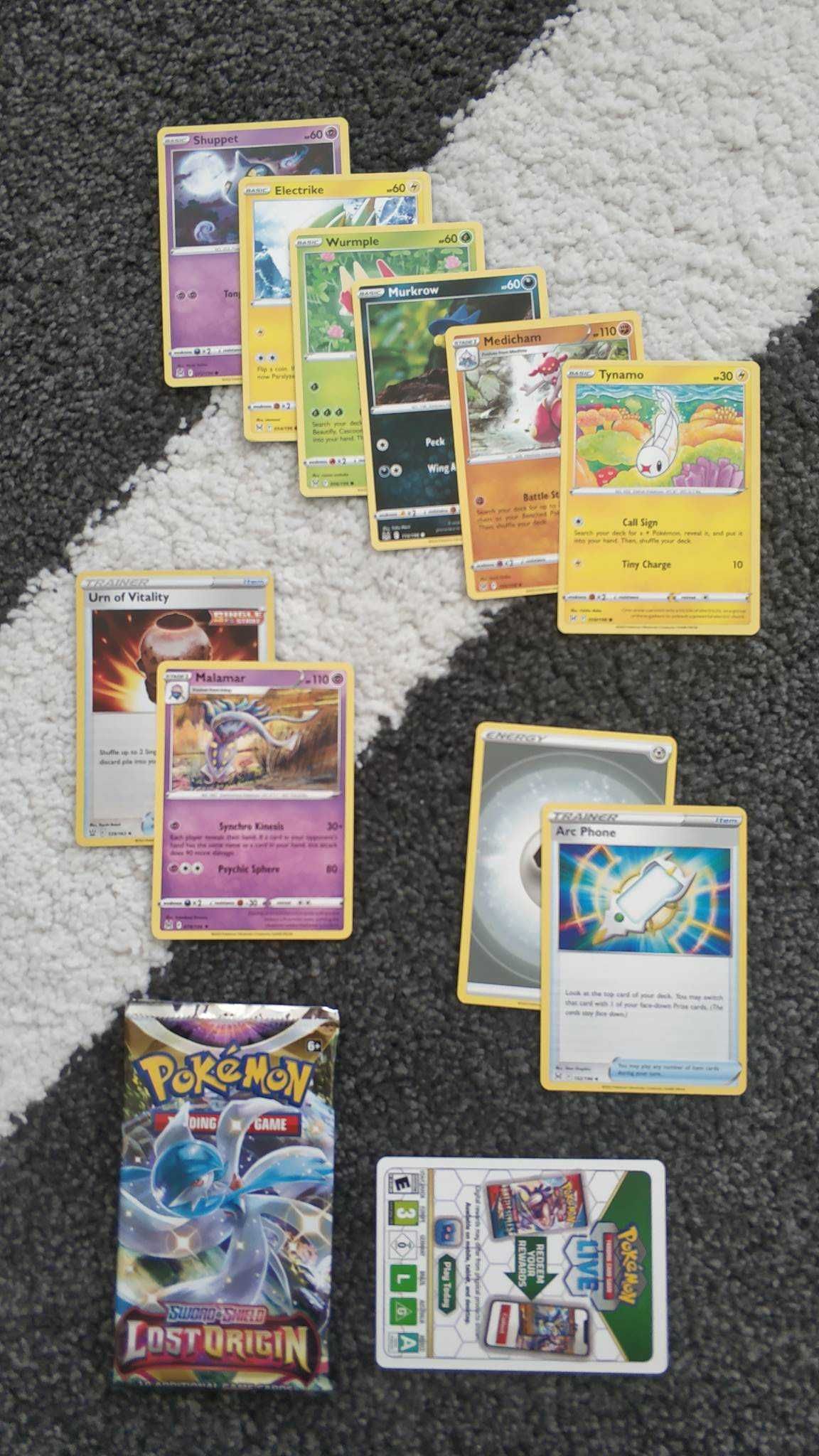Mini Mystery Box Pokémon TCG – Repack z Boosterem vol. 3