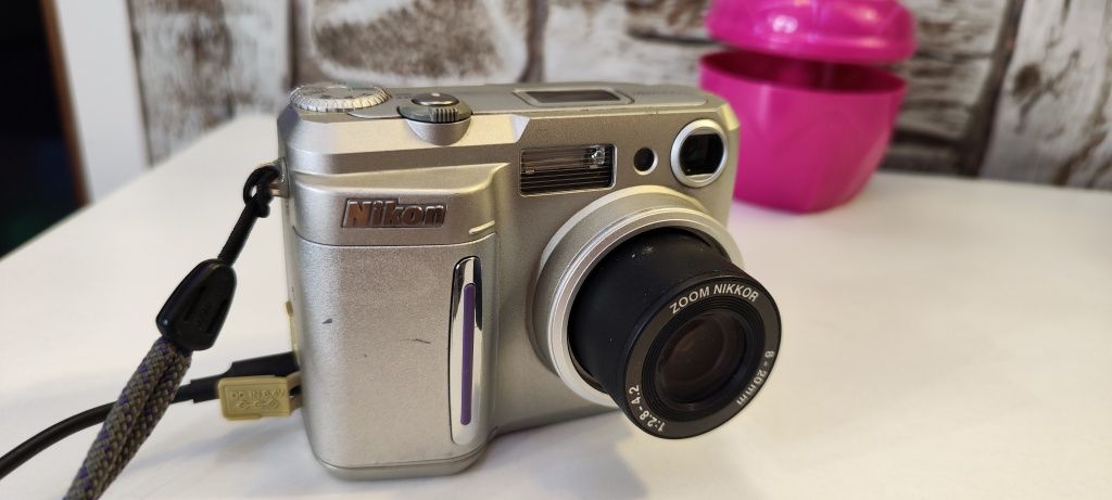 Nikon Coolpix 880