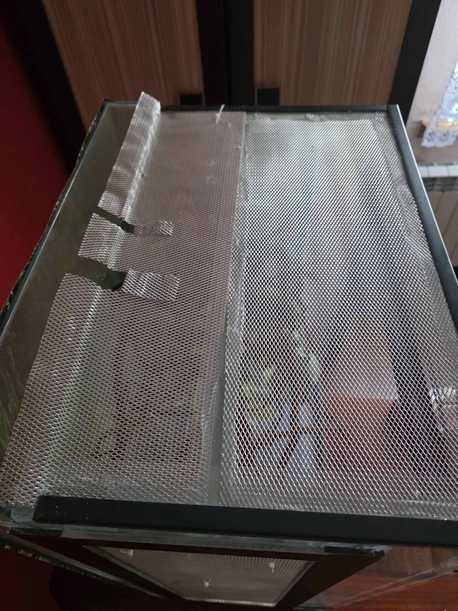 Terrarium dla kameleona z osprzętem