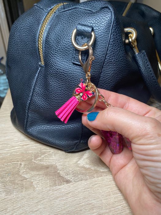 Brelok i zawieszka do torebki z literą „N”