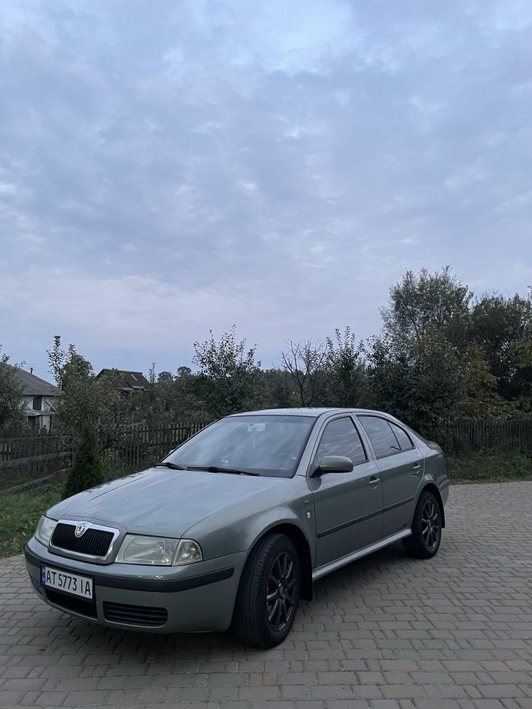 Продається шкода октавія 2002 рік