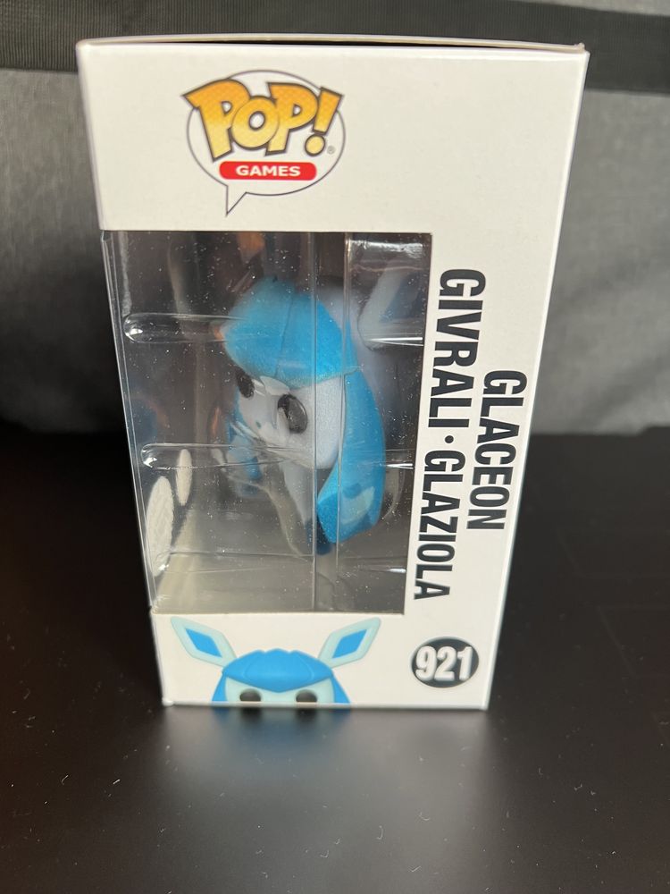 FunkoPop Glaceon 921 Flocked