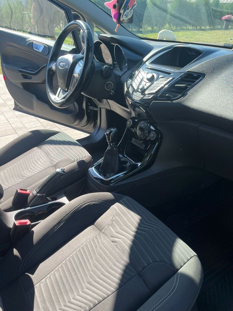 Samochód Ford Fiesta - Rezerwacja