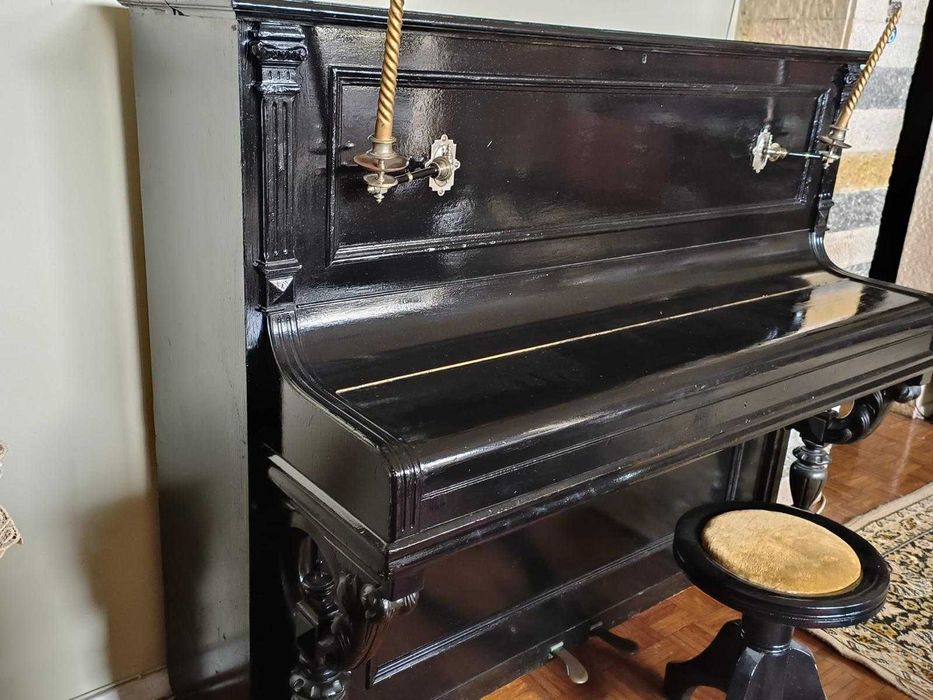 Piano Vertical Antigo H. KLEIN (Paris) – Fundada em 1844