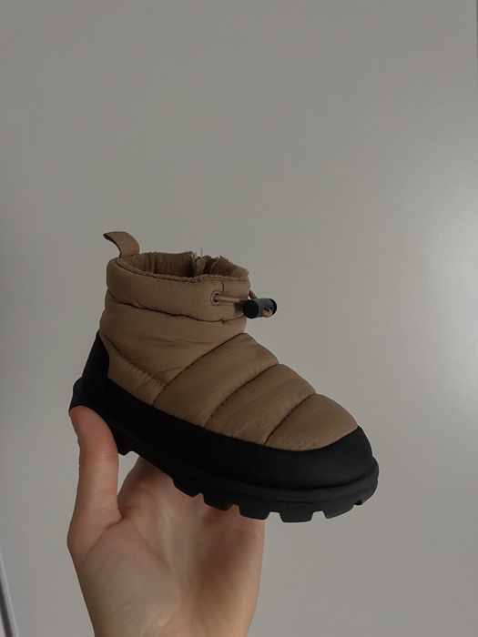 Дитяче взуття  утеплене Zara 22розмір