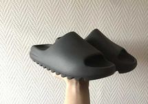jasnoczarny\Powietrze*Damskieadidas /42-46