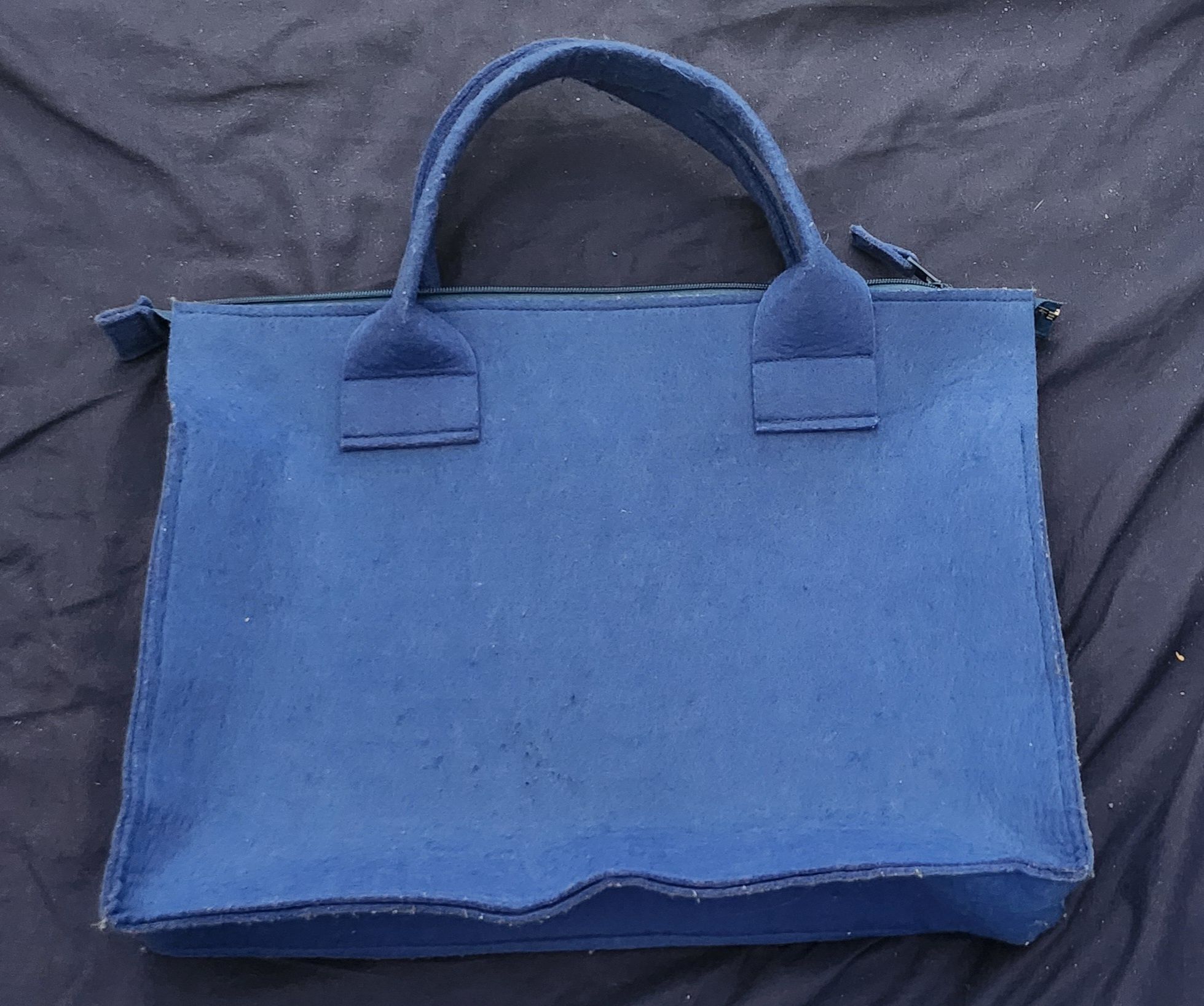Niebieska duża torba