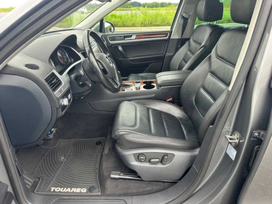 Volkswagen Touareg Sport with Nav      2014