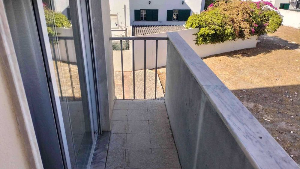 T2 Remodelado em Baixa da Banheira