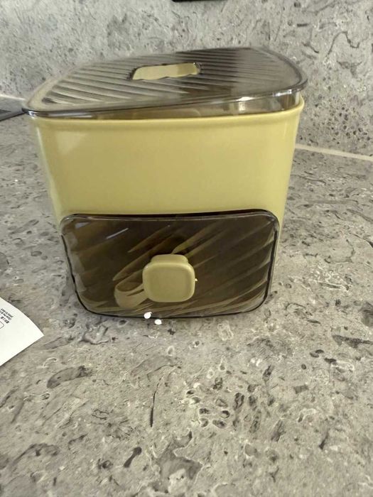 Recipiente para Fazer e Armazenar Gelo | 48 Cubos | Tampa Easy-Press