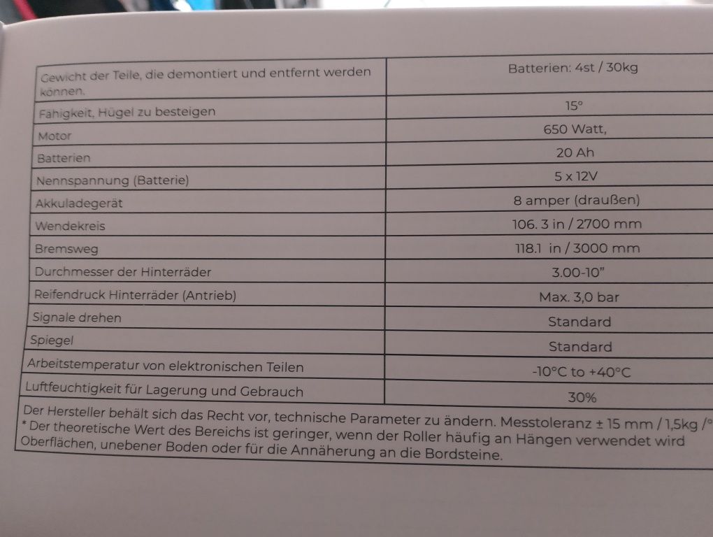 Skuter trójkołowy elektryczny