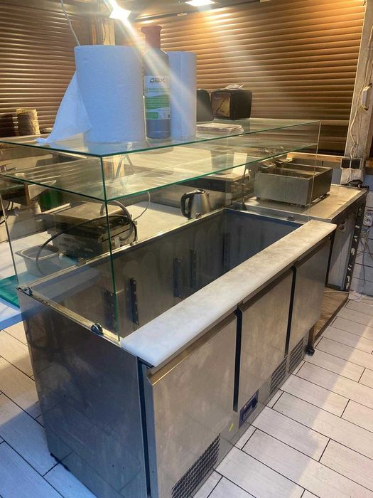 Stół chłodniczy 3-drzwiowy