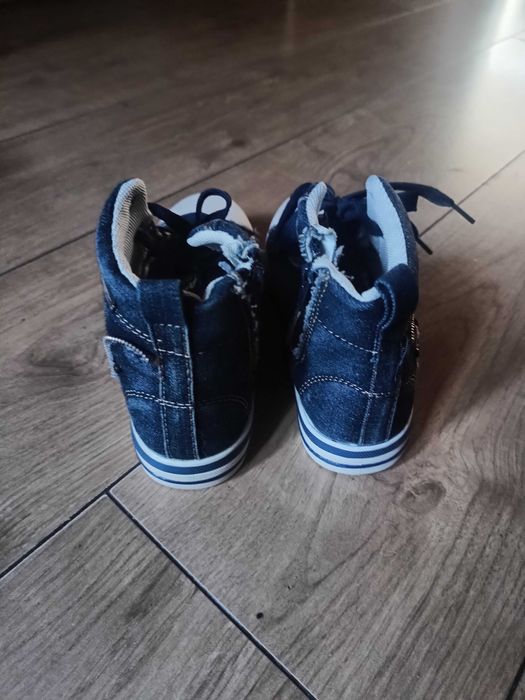 Nowe trampki rozmiar 34