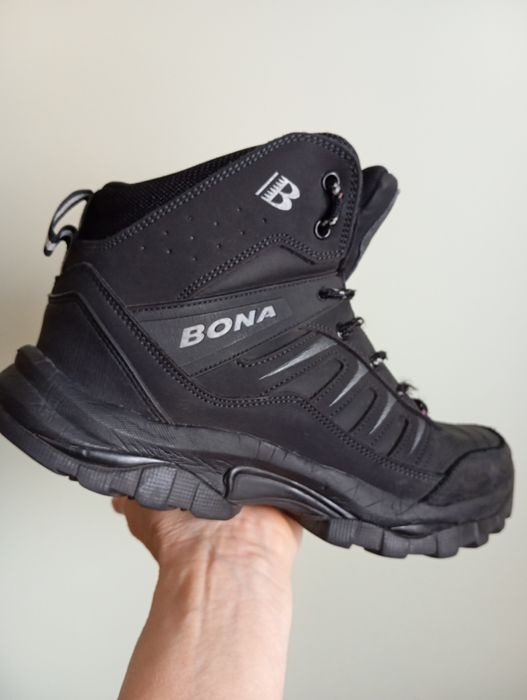 Кросівки Бона , відмінний стан,утеплені р.41, 27см
