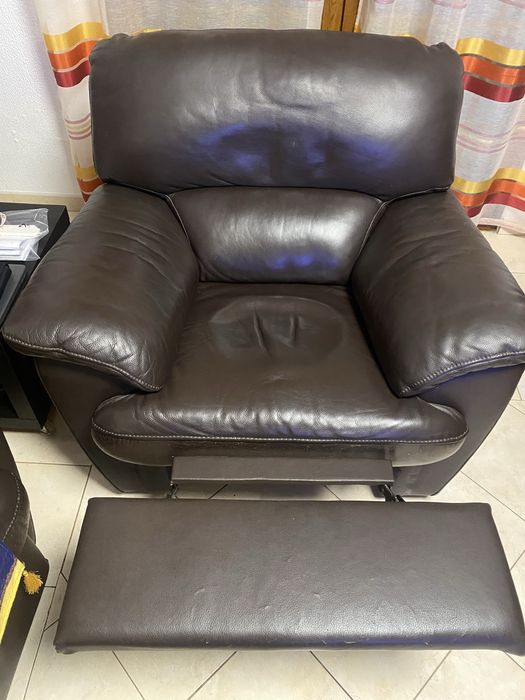 Sofa individual e sofa de 2 lugares em pele. Urgente
